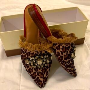 Slightly used shoe size 7